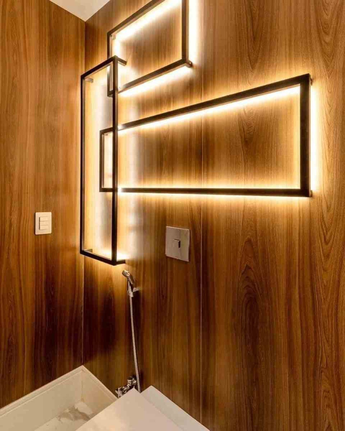  2022. Crédito: Pinterest/Reprodução. Revista. Casa. Banheiro sem gênero. Iluminação do banheiro.