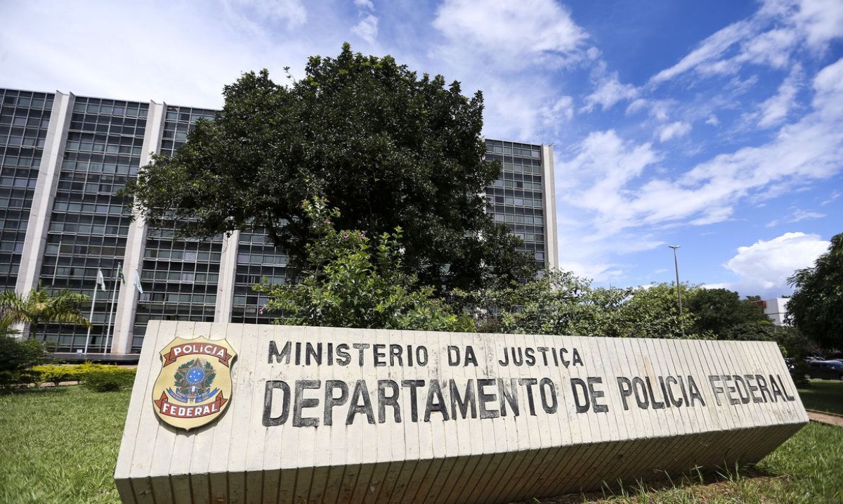 PF faz operação contra tráfico internacional de drogas