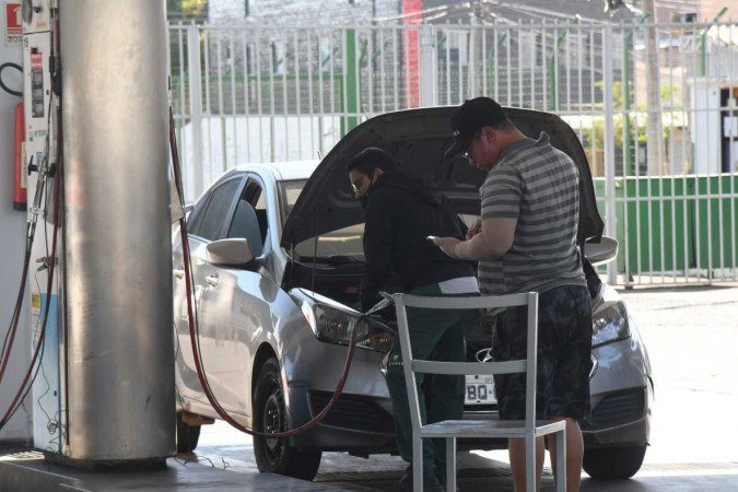  14/07/2022. Crédito: Ed Alves/CB/D.A Press. Brasil. Brasília - DF. Cidades. GNV ainda não baixou os impostos. Posto na Candangolandia. 