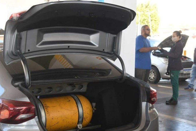  14/07/2022. Crédito: Ed Alves/CB/D.A Press. Brasil. Brasília - DF. Cidades. GNV ainda não baixou os impostos. Posto na Candangolandia. 