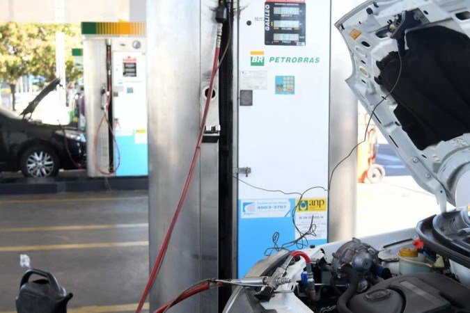  14/07/2022. Crédito: Ed Alves/CB/D.A Press. Brasil. Brasília - DF. Cidades. GNV ainda não baixou os impostos. Posto na Candangolandia. 