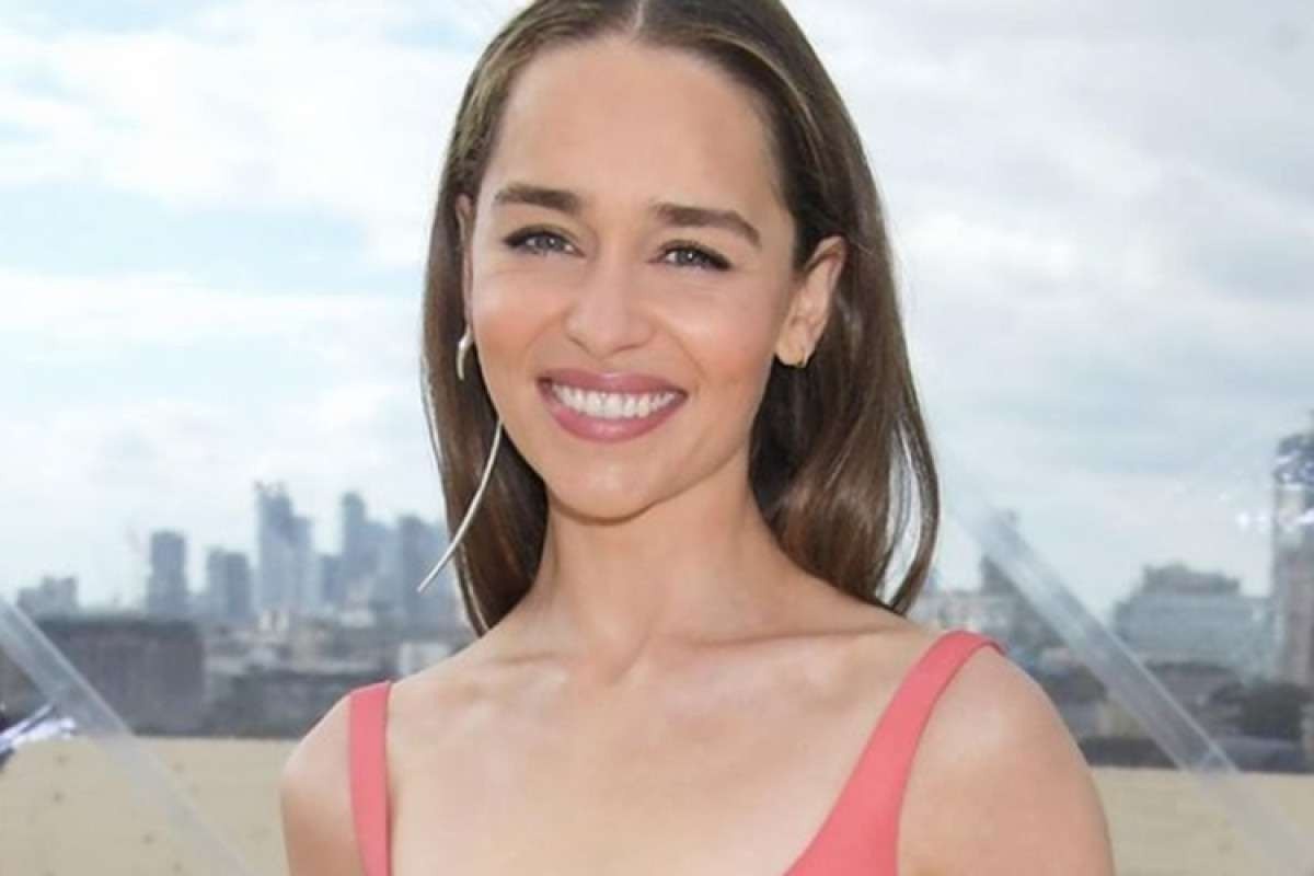 Emilia Clarke relembra aneurismas e diz que parte do cérebro 'não é utilizável'