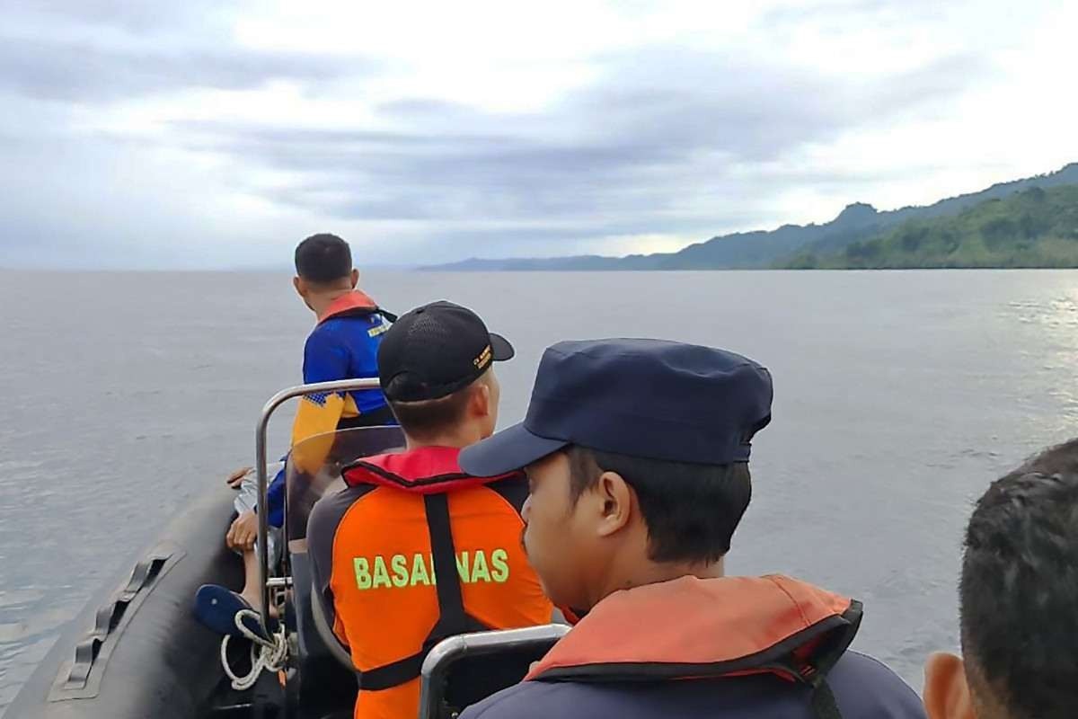 Treze pessoas estão desaparecidas após naufrágio de balsa na Indonésia