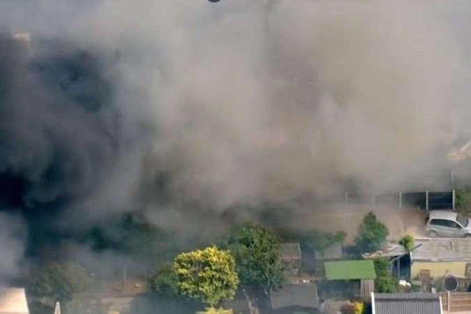 Fumaça densa cobriu a região: 