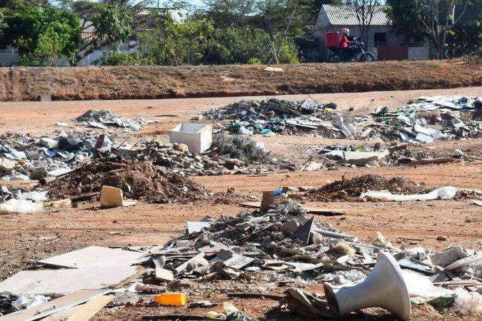 Lugar de lixo é na lixeira: descarte irregular gera danos à população