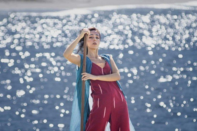 Naira Carneiro estreia o espetáculo, que trata do universo da loucura - (crédito: Mauro Kury/Divulgação) Naira Carneiro estreia o espetáculo, que trata do universo da loucura - (crédito: Mauro Kury/Divulgação)