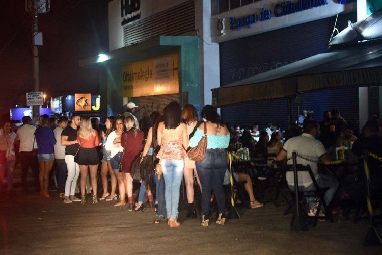 Bares poderão funcionar até a meia-noite, entre domingo e quarta-feira     