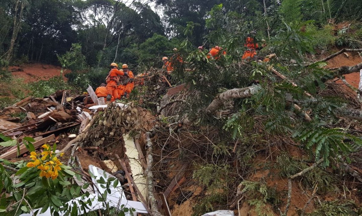 Após 1 ano, tragédia de Petrópolis ainda é real na rotina das crianças