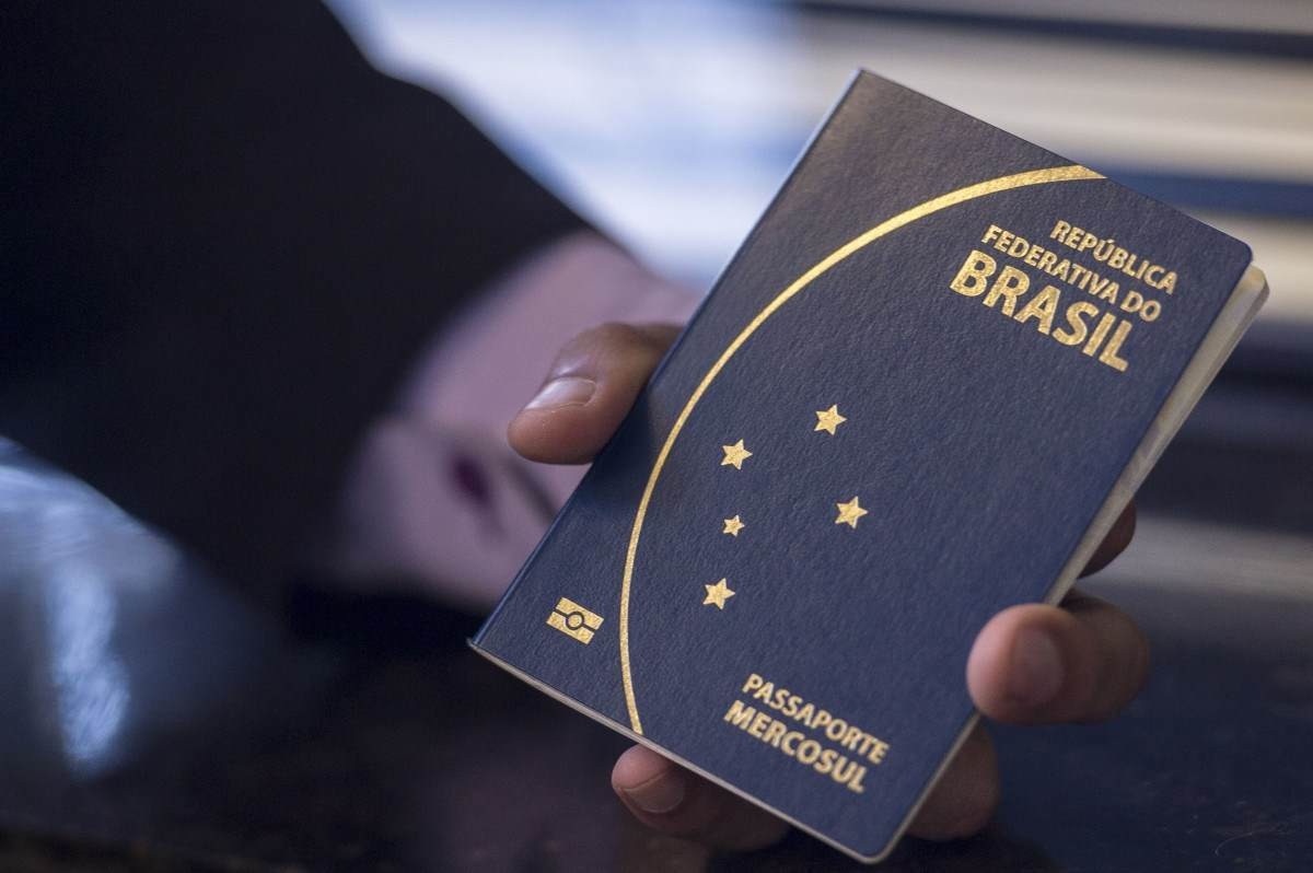 Economia prevê liberação de R$ 37 mi para PF retomar emissão de passaportes