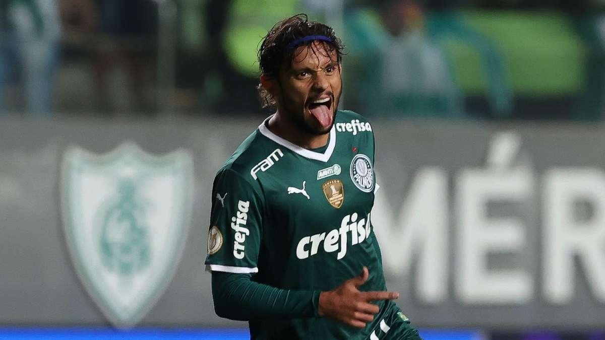  O jogador Gustavo Scarpa, da SE Palmeiras, comemora seu gol contra a equipe do Am..rica FC, durante partida v..lida pela d..cima oitava rodada, do Campeonato Brasileiro, S..rie A, na arena Independ..ncia. (Foto: Cesar Greco)     