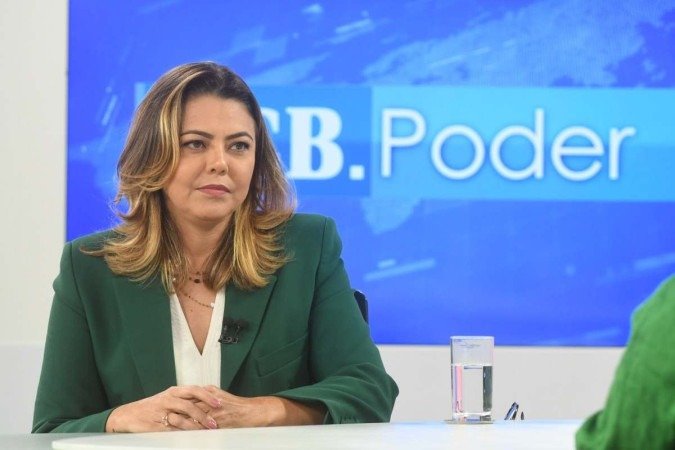  21/07/2022. Crédito: Ed Alves/CB/D.A. Press. Brasil. Brasília - DF. Cidades. CB Poder  recebe a senadora Leila Barros, pré-candidata ao Governo do DF. Na bancada, a jornalista Ana Maria Campos. 