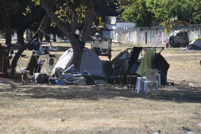  21/07/2022 Crédito: Minervino Junior/CB. Cidades. Sensação de insegurança pelos moradores da Asa Norte e Sul. Invasão próximo a Casa do Ceará na Asa Norte.