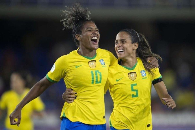As xarás Duda e Duda Sampaio comemoram gol na vitória sobre o Peru - (crédito: Thais Magalhães/CBF) As xarás Duda e Duda Sampaio comemoram gol na vitória sobre o Peru - (crédito: Thais Magalhães/CBF)