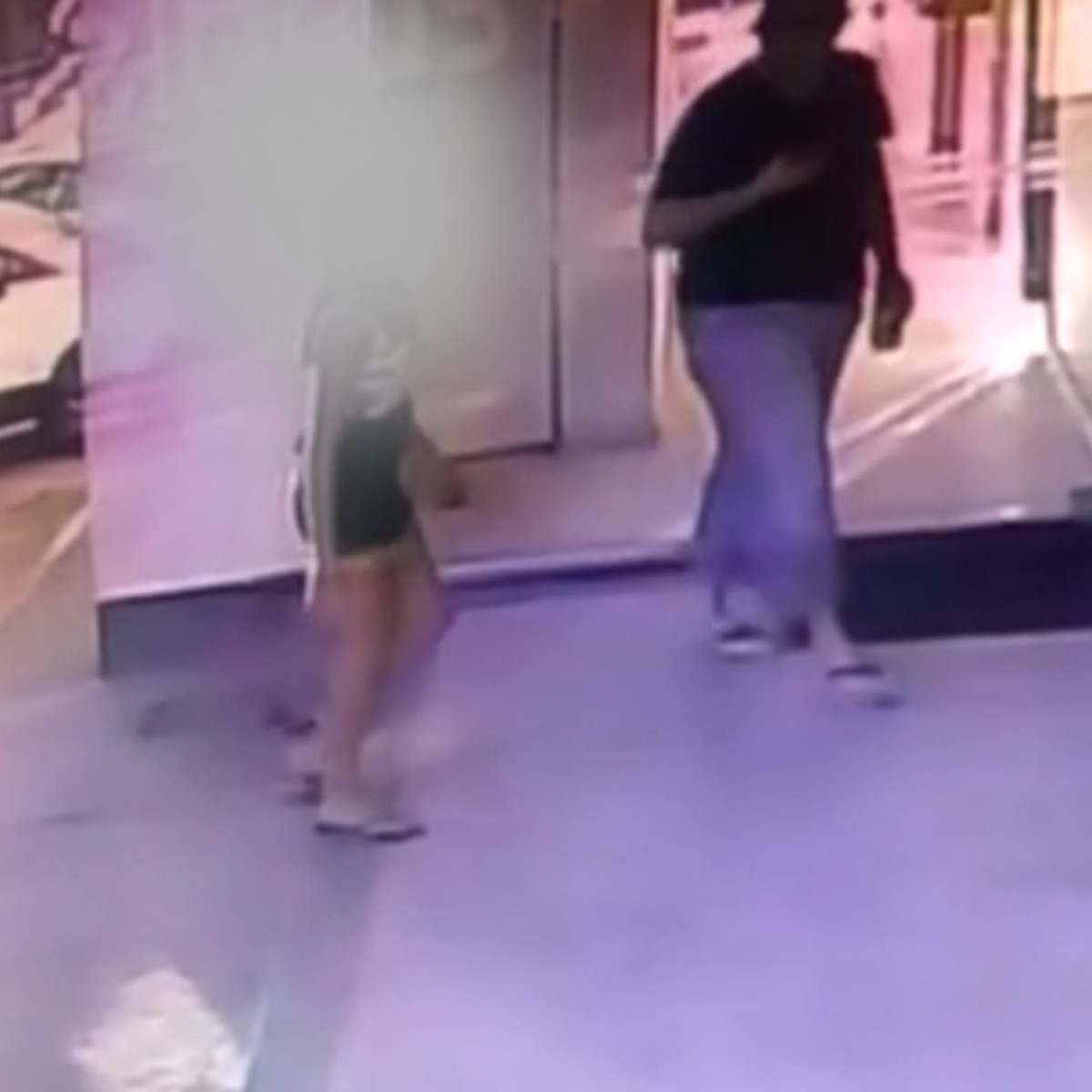 Vídeo mostra pedófilo levando menina de 12 anos para apartamento no DF