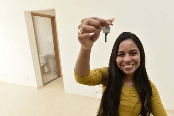 Kerolyn e o marido, Gabriel, ambos de 19 anos, compraram um apartamento em Samambaia. Casal revela que a taxa de juros foi determinante - (crédito: Minervino Júnior/CB/D.A.Press) Kerolyn e o marido, Gabriel, ambos de 19 anos, compraram um apartamento em Samambaia. Casal revela que a taxa de juros foi determinante - (crédito: Minervino Júnior/CB/D.A.Press)