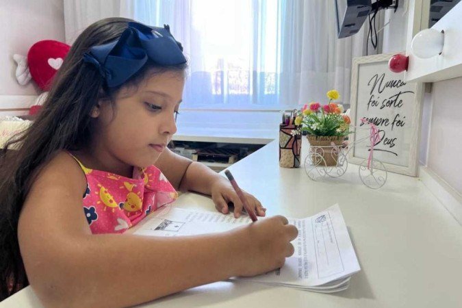Aos 8 anos, Nicolle é uma das pessoas com pontuação mais elevada do país - (crédito: Arquivo pessoal) Aos 8 anos, Nicolle é uma das pessoas com pontuação mais elevada do país - (crédito: Arquivo pessoal)