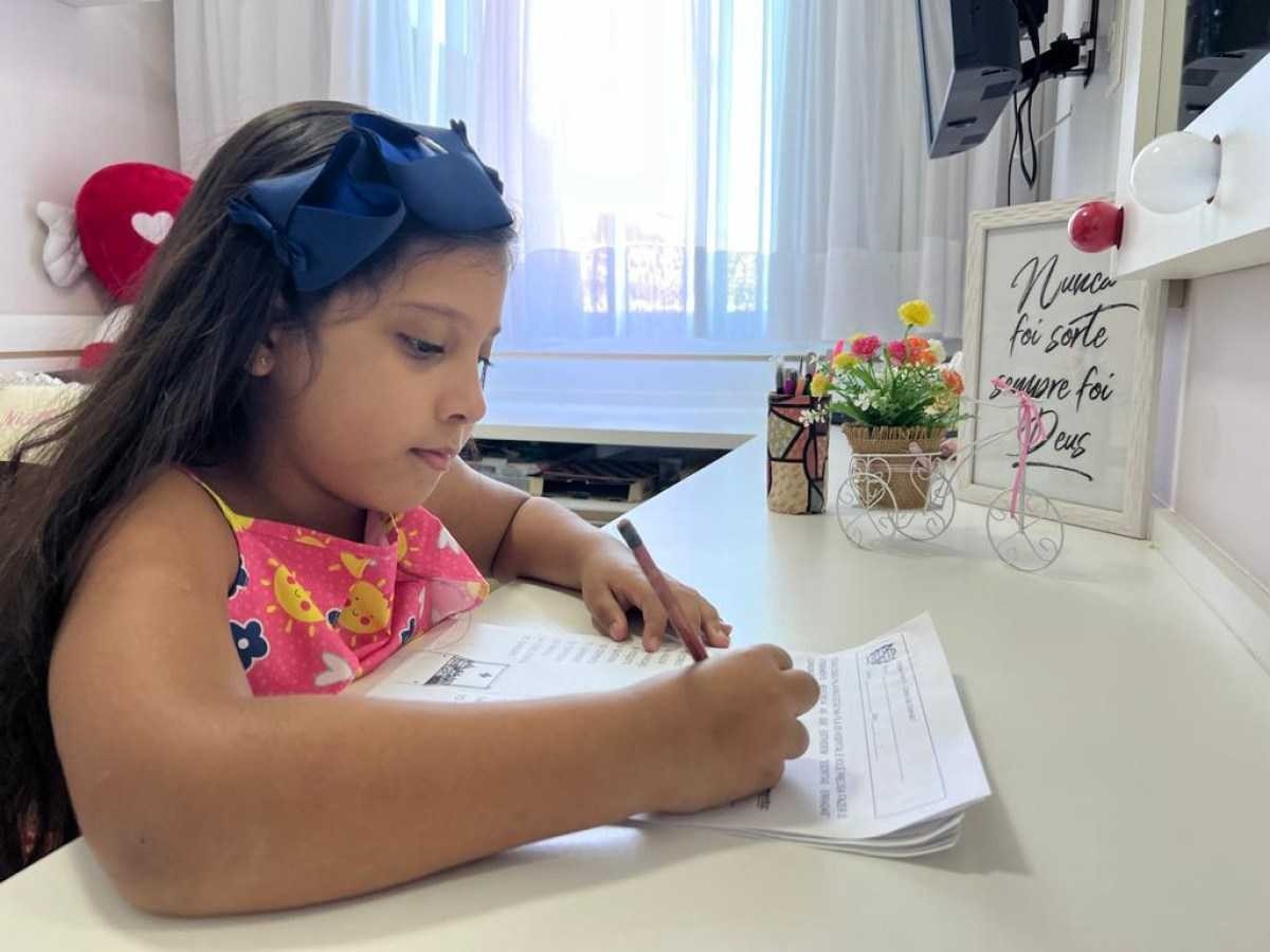 Menina de 8 anos da Baixada Fluminense entra para sociedade de alto QI