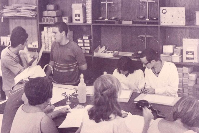 Alunos durante aulas integradas no centro do ensino