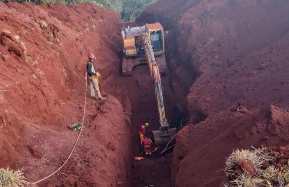 Trabalhador morre soterrado após deslizamento de terra em MG