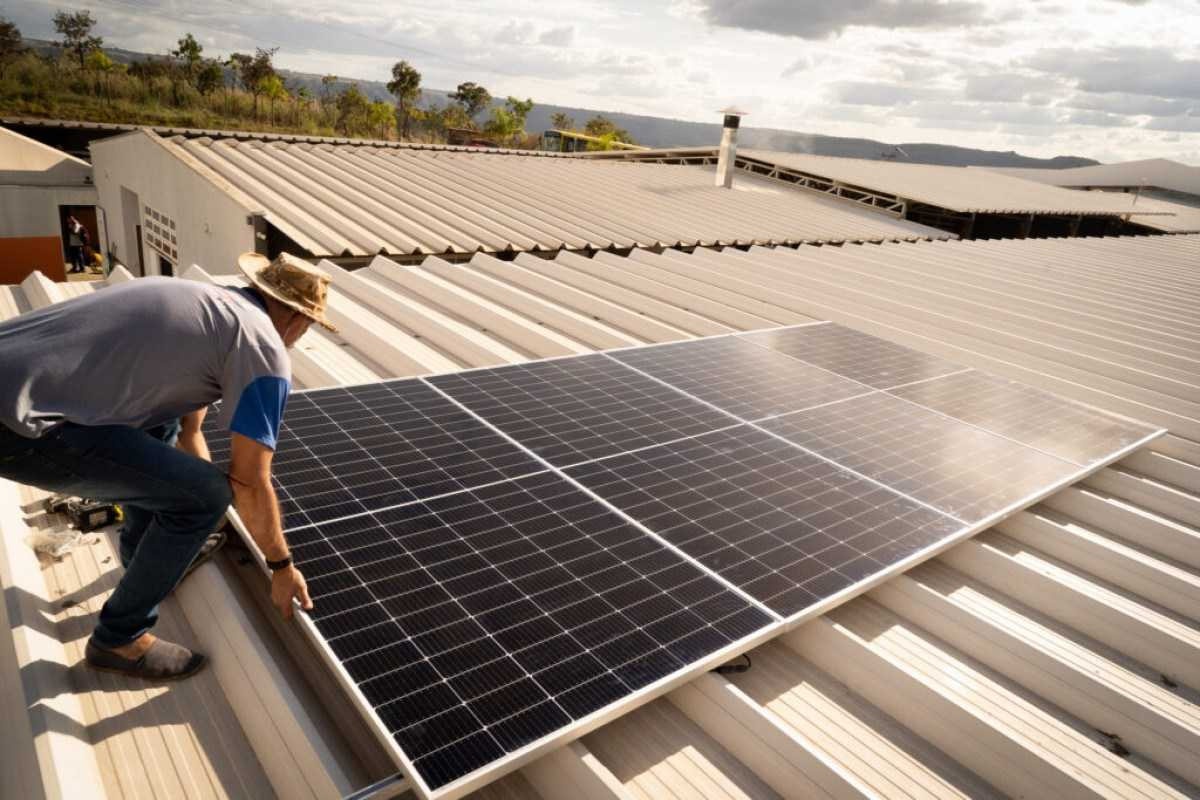 Capacidade instalada no país de energia solar fotovoltaica alcança Itaipu