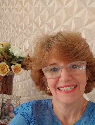 Nádia Moya, assessora pedagógica da Matific Brasil, orienta como as crianças podem revisitar as matérias dentro e fora da escola no retorno às atividades do segundo semestre