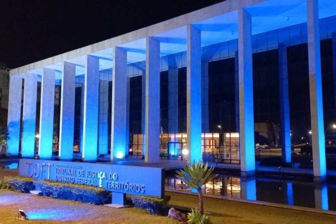 A cor é para ilustrar a Campanha Coração Azul, instituída durante assembleia geral da ONU. - (crédito: Arthur de Souza/CB/D.A Press) A cor é para ilustrar a Campanha Coração Azul, instituída durante assembleia geral da ONU. - (crédito: Arthur de Souza/CB/D.A Press)