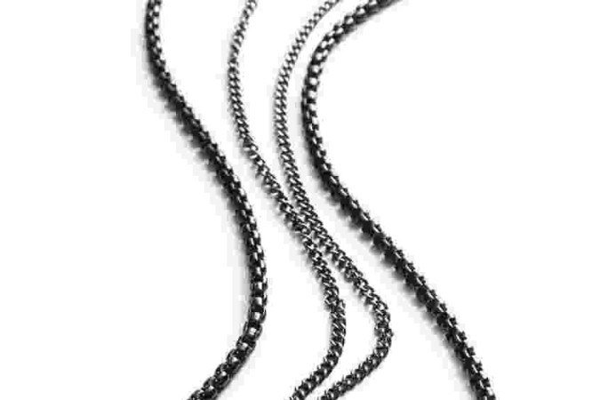 Corrente 
Life Masculino Aço Preto 60cm e Colar Life Masculino 
Aço 60cm, 
da Vivara 
(R$ 290 e 
R$ 350)
