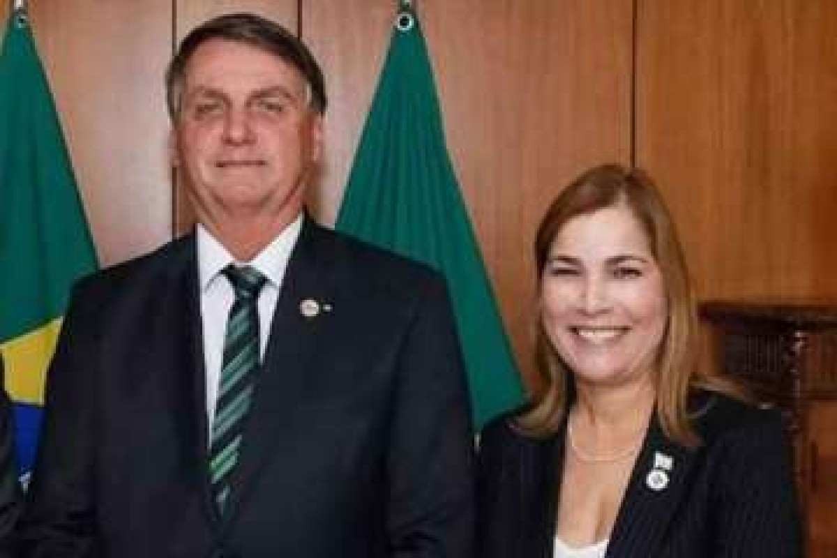 Bolsonaro concederá medalha a Mayra Pinheiro, a 'Capitã Cloroquina'