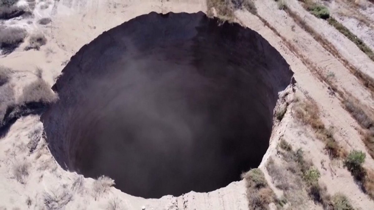 Buraco gigante surge no deserto do Atacama e preocupa autoridades do Chile