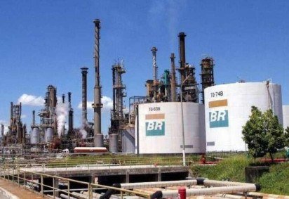 O governo Lula vem criticando a gestão do ex-presidente Jair Bolsonaro por ter privatizado a BR Distribuidora, o principal braço da Petrobras nesse setor -  (crédito: IG Economia) -O governo Lula vem criticando a gestão do ex-presidente Jair Bolsonaro por ter privatizado a BR Distribuidora, o principal braço da Petrobras nesse setor -  (crédito: IG Economia)