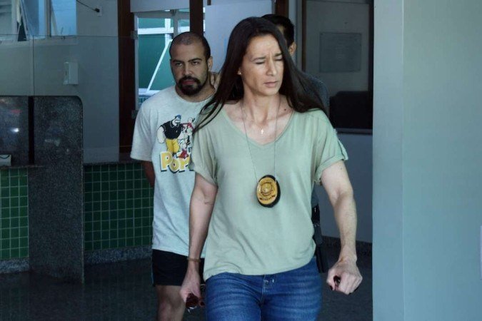  03/08/2022. Crédito: Ed Alves/CB/D.A Press. Brasil. Brasília - DF. Cidades. Suspeitos de matar técnica de enfermagem são levados para carceragem, pela morte de Danyanne Cunha Januário da Silva,