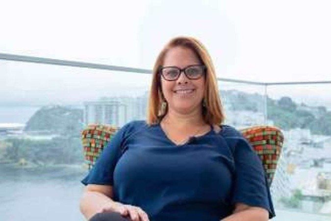 Psicanalista Andréa Ladislau diz que, definido o diagnóstico de TDAH, o mais indicado é buscar a terapia para que a autonomia sobre suas ações seja promovida, assim como a desaceleração da mente