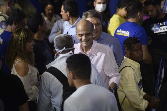 Nos eventos, o vice-governador discursou aos apoiadores, deixando claro que está com as negociações abertas para outubro - (crédito: Minervino Junior/CB/DA Press) Nos eventos, o vice-governador discursou aos apoiadores, deixando claro que está com as negociações abertas para outubro - (crédito: Minervino Junior/CB/DA Press)