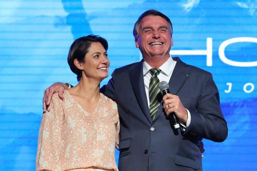 Bolsonaro agradece a Michelle