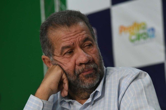 O ex-ministro destacou que seu nome não está entre os investigados no escândalo, e disse que vai continuar colaborando com o governo federal

 -  (crédito:  Ed Alves/CB)