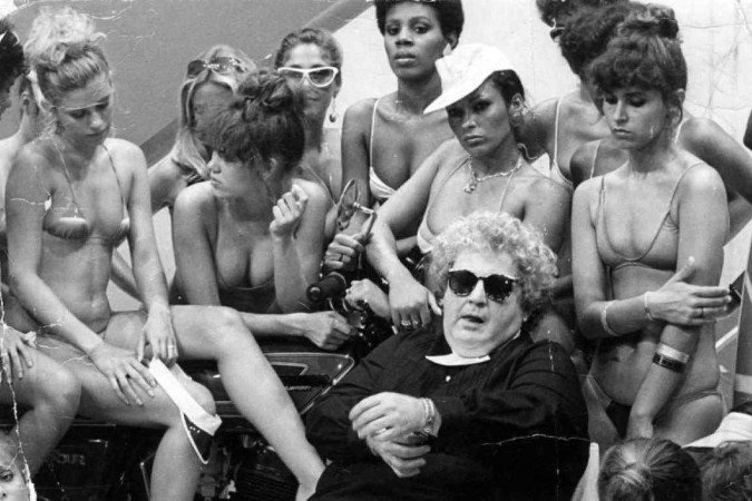  28/02/1983. CrÃ©dito: Rede Globo/DivulgaÃ§Ã£o. Ator, diretor e apresentador Jô Soares no programa Viva o Gordo. 
      Caption 