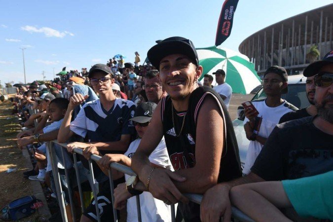  07/08/2022. Crédito: Ed Alves/CB/D.A Press. Brasil. Brasília - DF. Cidades. Campeonato de Drift.  Na foto Carlos Junior. 