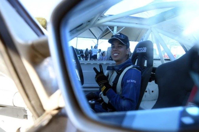  07/08/2022. Crédito: Ed Alves/CB/D.A Press. Brasil. Brasília - DF. Cidades. Campeonato de Drift. Na foto Gustavo Alan Cavalcante. 