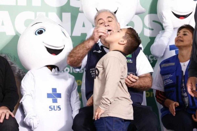 Queiroga faz apelo aos pais de todo o país para que levem as crianças até os postos de imunização: Queiroga faz apelo aos pais de todo o país para que levem as crianças até os postos de imunização: