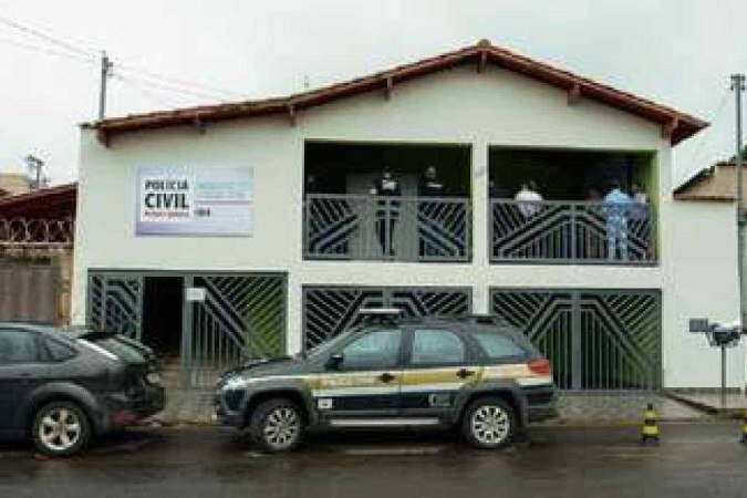 Homem foi preso pela PM e levado para a delegacia - (crédito: Divulgação/Polícia Civil) Homem foi preso pela PM e levado para a delegacia - (crédito: Divulgação/Polícia Civil)