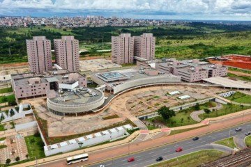 Complexo entre Taguatinga, Ceilândia e Samambaia tem área de cerca de 25 campos de futebol e foi inaugurado em 2014, mas nunca ocupado - (crédito: Breno Fortes/CB/D.A Press) Complexo entre Taguatinga, Ceilândia e Samambaia tem área de cerca de 25 campos de futebol e foi inaugurado em 2014, mas nunca ocupado - (crédito: Breno Fortes/CB/D.A Press)
