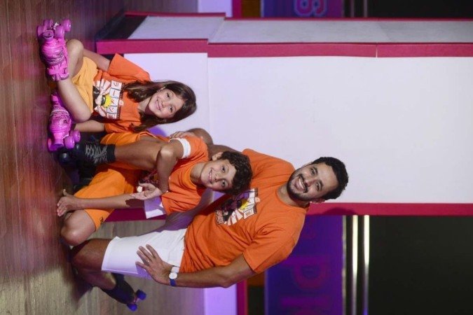  09/08/2022 Cr..dito: Marcelo Ferreira/CB/D.A Press. Brasil. Brasilia - DF - Editorial Dia dos Pais. Victor com os filhos Thiago e Catarina Cortopassi.
    