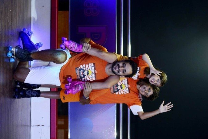  09/08/2022 Cr..dito: Marcelo Ferreira/CB/D.A Press. Brasil. Brasilia - DF - Editorial Dia dos Pais. Victor com os filhos Thiago e Catarina Cortopassi.
    