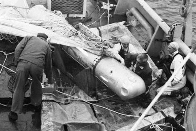 Quando foi recuperada uma bomba perdida em Palomares, na região espanhola da Andaluzia, uma equipe de especialistas precisou descobrir como desativá-la - (crédito: Getty Images) Quando foi recuperada uma bomba perdida em Palomares, na região espanhola da Andaluzia, uma equipe de especialistas precisou descobrir como desativá-la - (crédito: Getty Images)