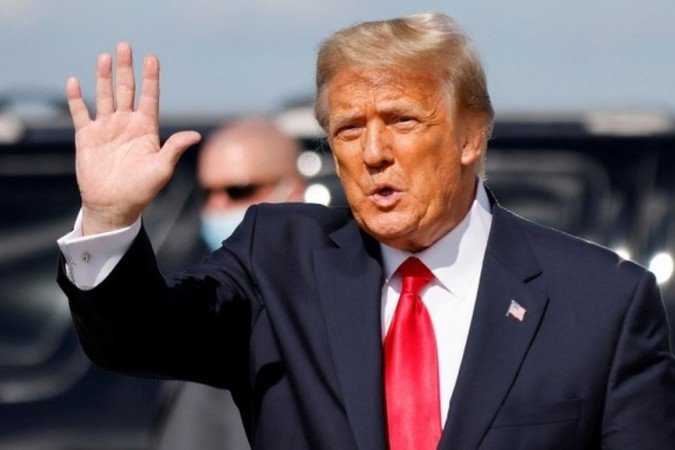 Operação na mansão de Trump ocorre em meio a notícias de que o republicano se prepara para voltar a concorrer à Casa Branca em 2024. Crédito: Reuters  - 