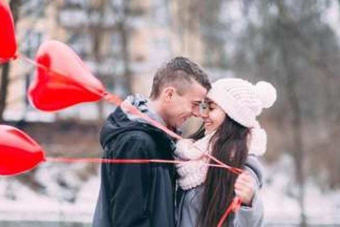 O Tinder separou dicas de dates que, indo de vídeos chamadas a restaurantes de fondue, prometem não deixar nenhum na mão e com certeza vão ajudar a manter a paixão em alta neste frio - (crédito: StockSnap/Pixabay ) O Tinder separou dicas de dates que, indo de vídeos chamadas a restaurantes de fondue, prometem não deixar nenhum na mão e com certeza vão ajudar a manter a paixão em alta neste frio - (crédito: StockSnap/Pixabay )