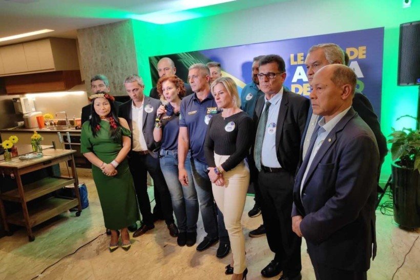 Deputados aliados a Bolsonaro lançam frente da lealdade ao presidente