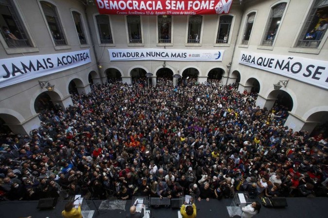 UFMG - Universidade Federal de Minas Gerais - Faculdade de Direito promove  leitura da 'Carta pela Democracia