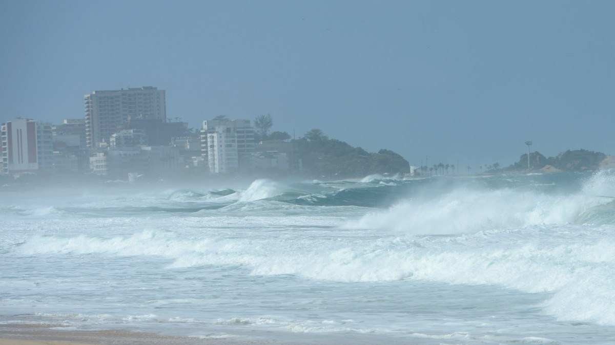 Com passagem de ciclone, Rio registra ventos de 93 km/h