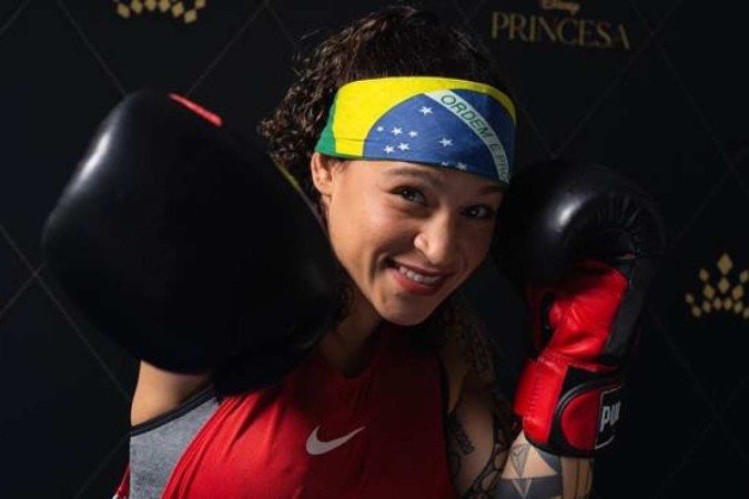 Beatriz Ferreira passou à semifinal na categoria até 60kg